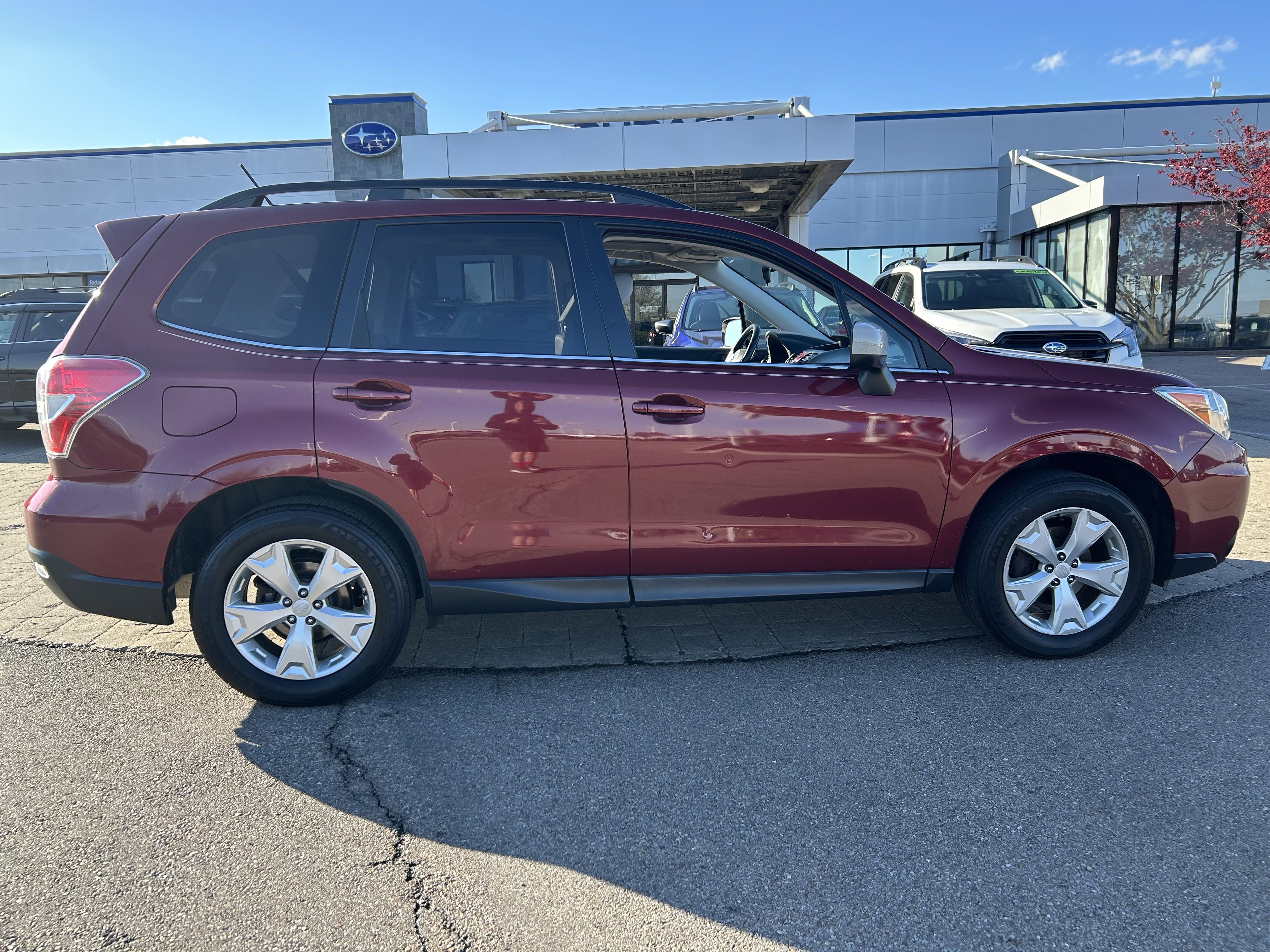 Used 2014 Subaru Forester 2.5i Limited AWD/4WD image 8