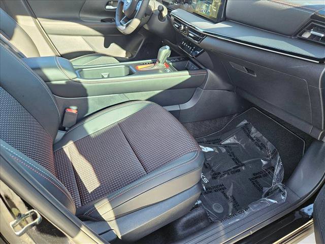 Used 2025 Nissan Kicks SR FWD image 19