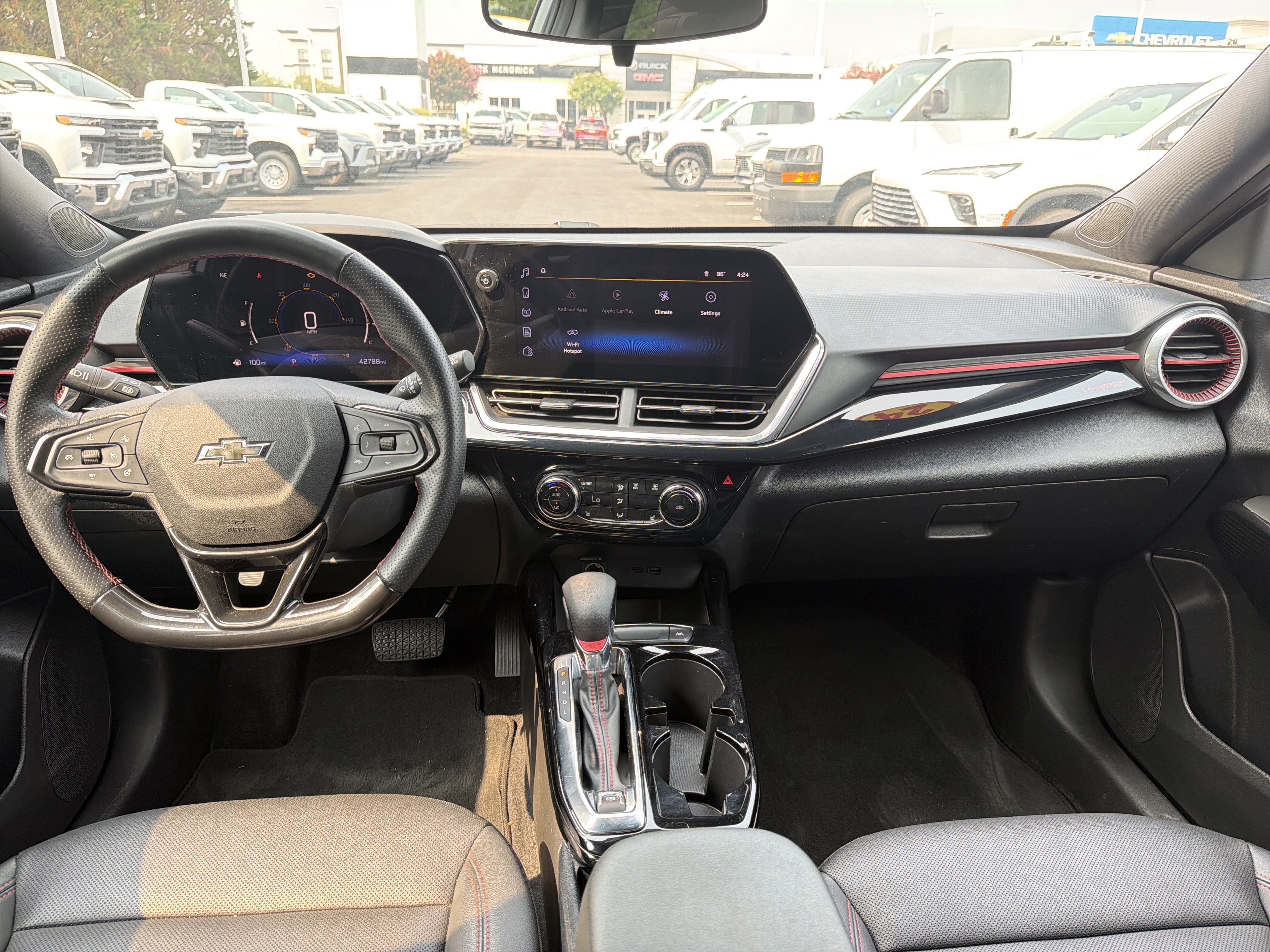 Used 2024 Chevrolet Trax RS FWD image 30