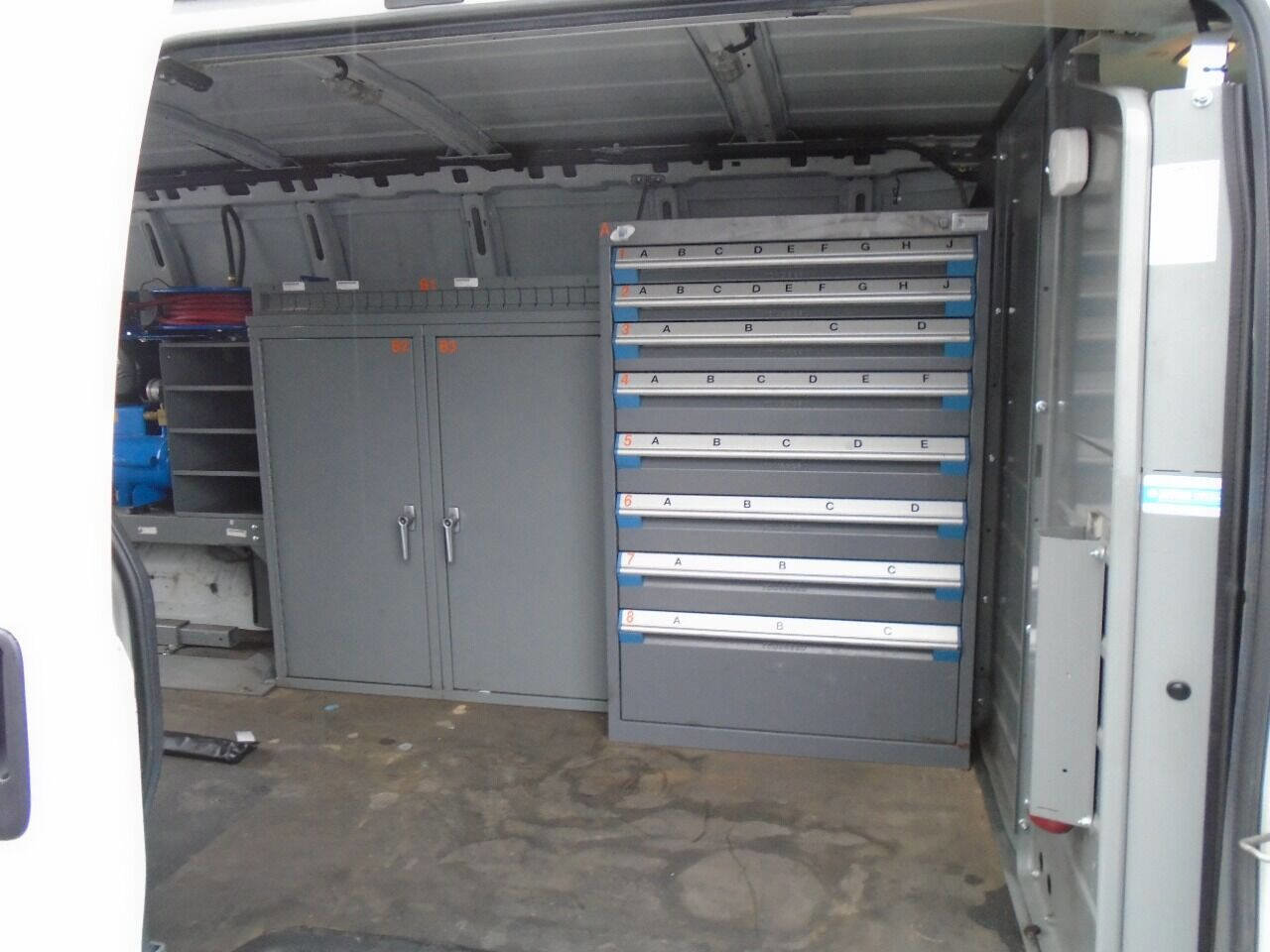 Used 2017 Chevrolet Express 3500 Extended image 13