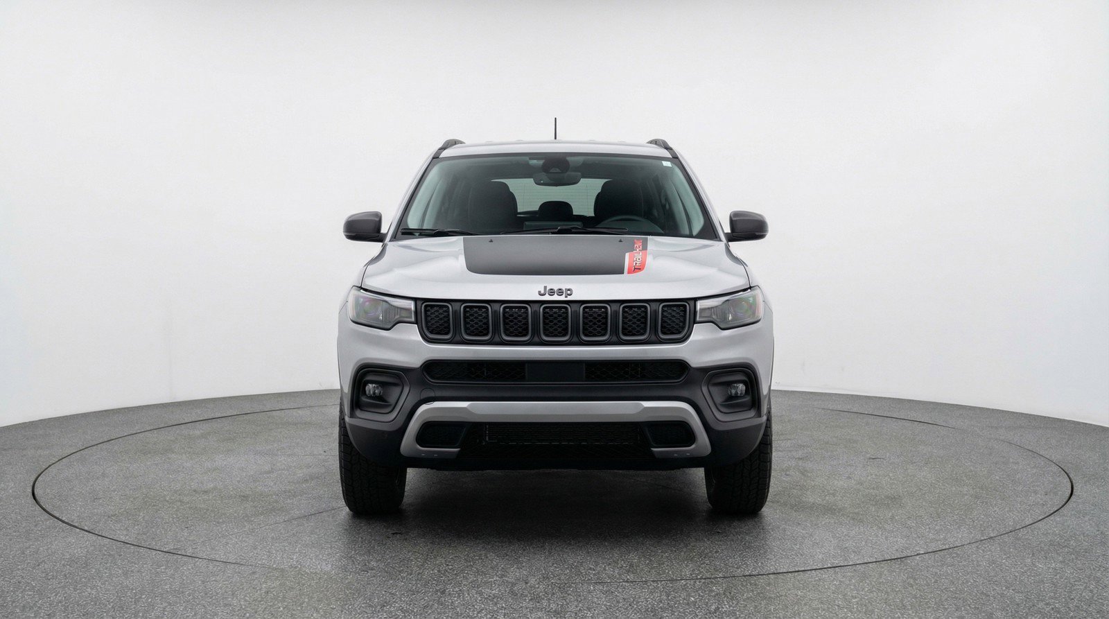 Used 2025 Jeep Compass Trailhawk image 2