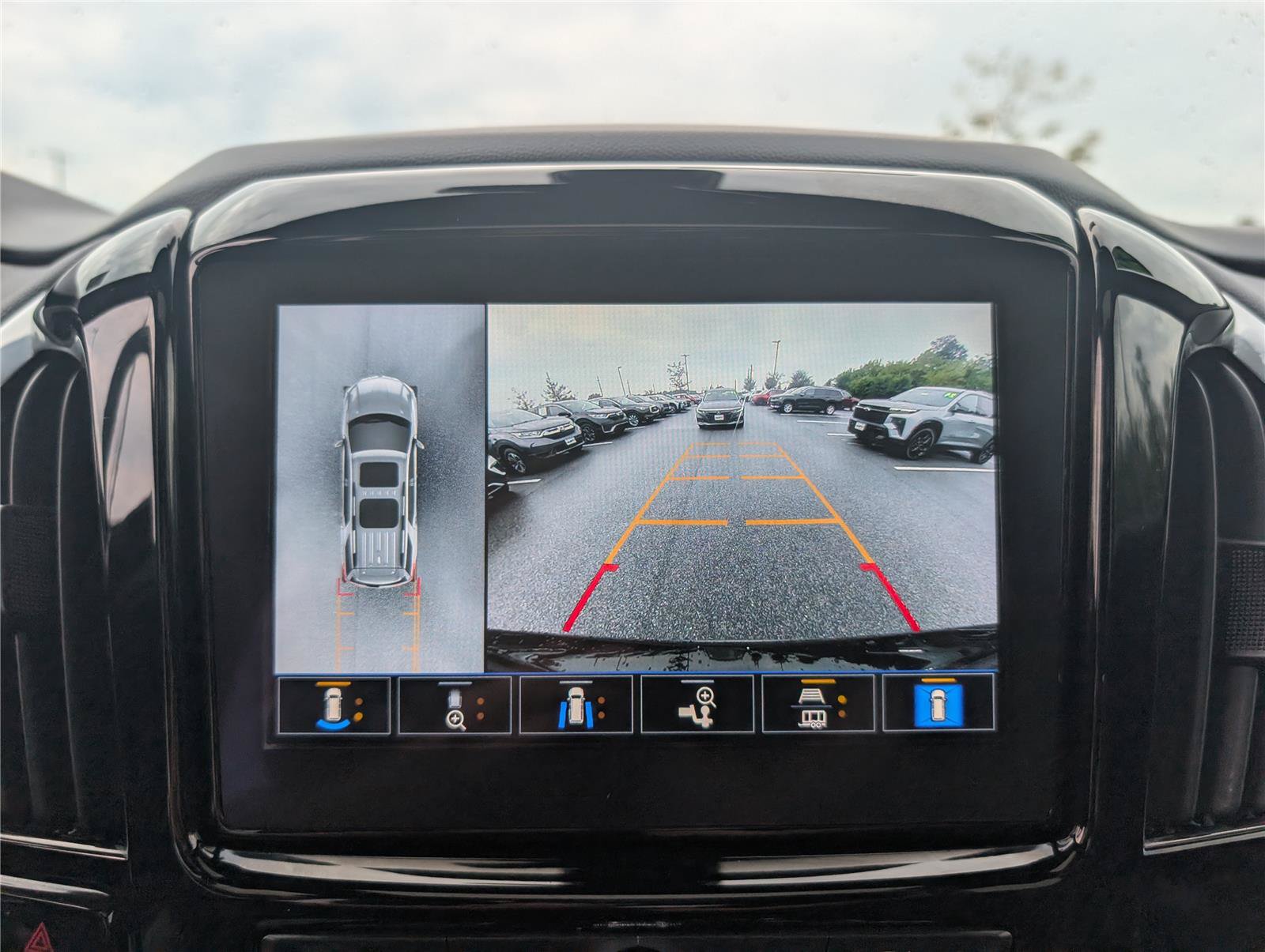 Used 2023 Chevrolet Traverse Premier w/ LPO, Floor Liner Package AWD/4WD image 35