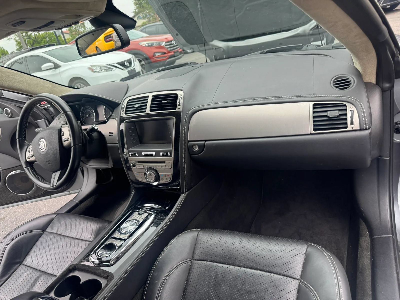 Used 2010 Jaguar XK Coupe RWD image 12