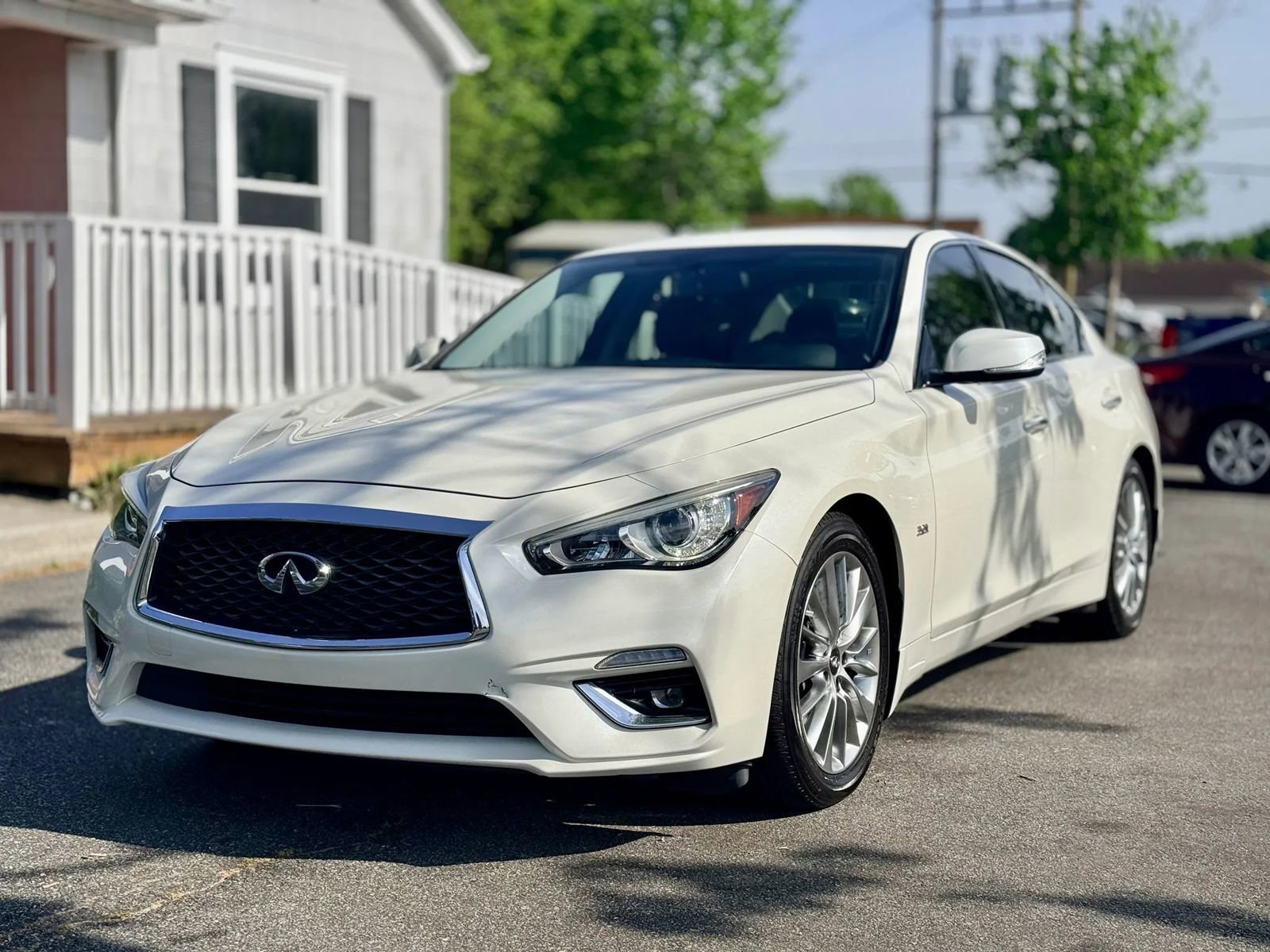 Used 2019 INFINITI Q50 Luxe w/ Cargo Package (L96) RWD image 4