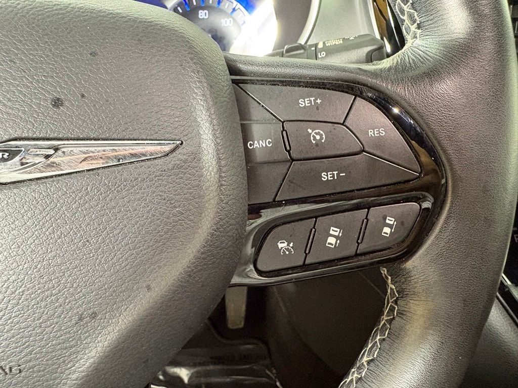 Used 2020 Chrysler Pacifica Touring-L Plus FWD image 23