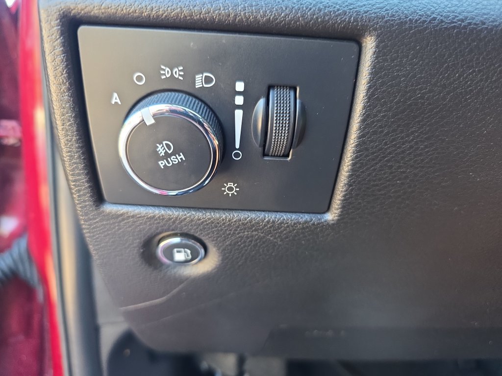 Used 2021 Jeep Grand Cherokee Limited w/ Sun & Sound Group RWD image 39