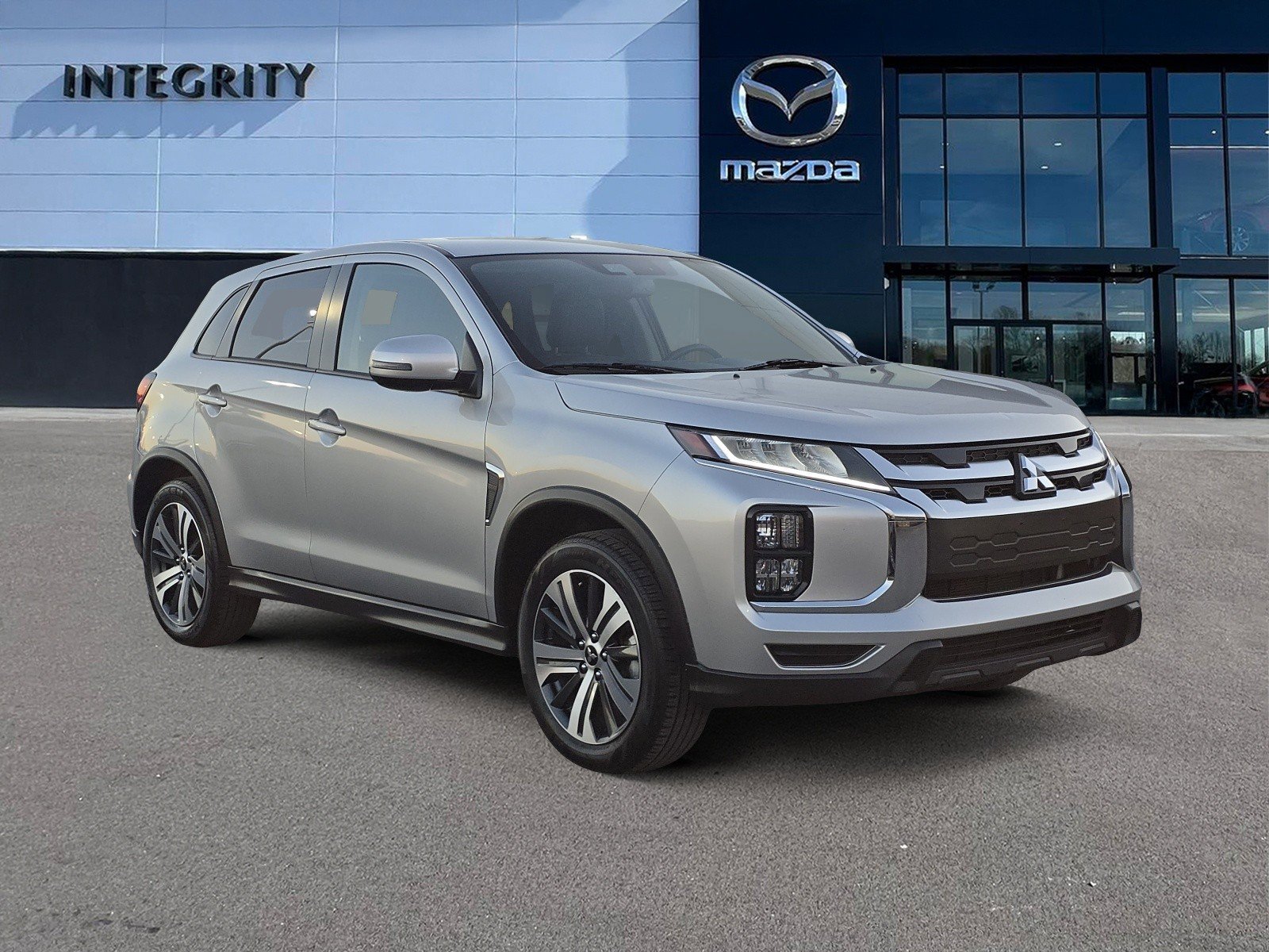 Used 2024 Mitsubishi Outlander Sport SE image 1