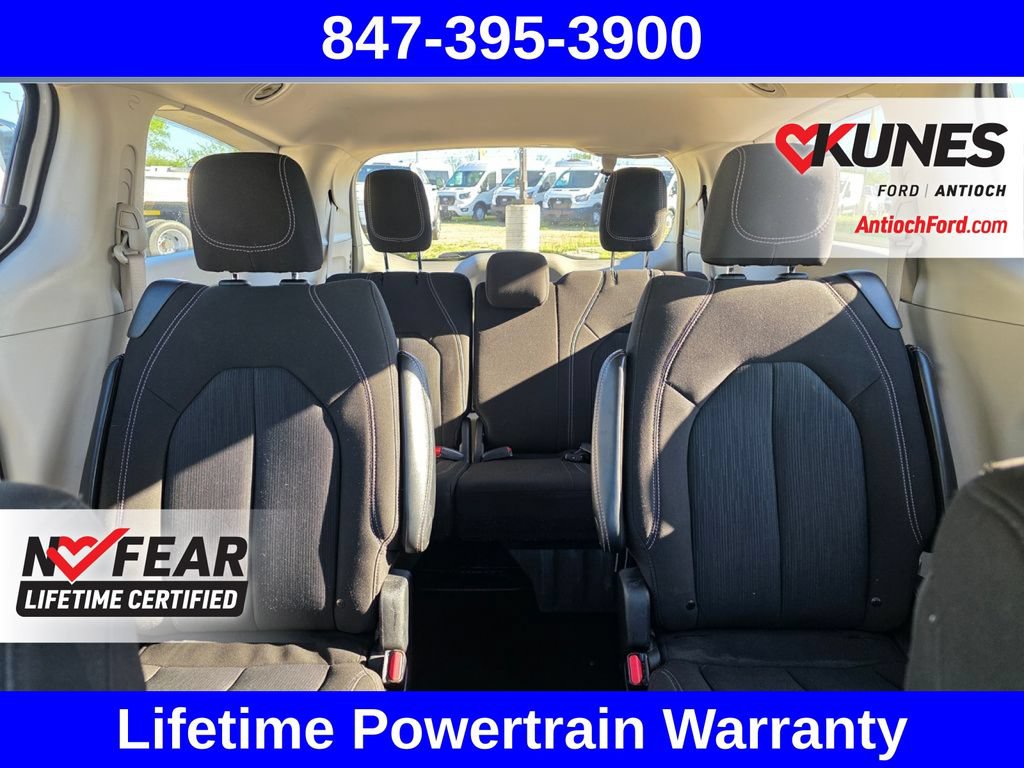 Used 2023 Chrysler Voyager LX FWD image 21