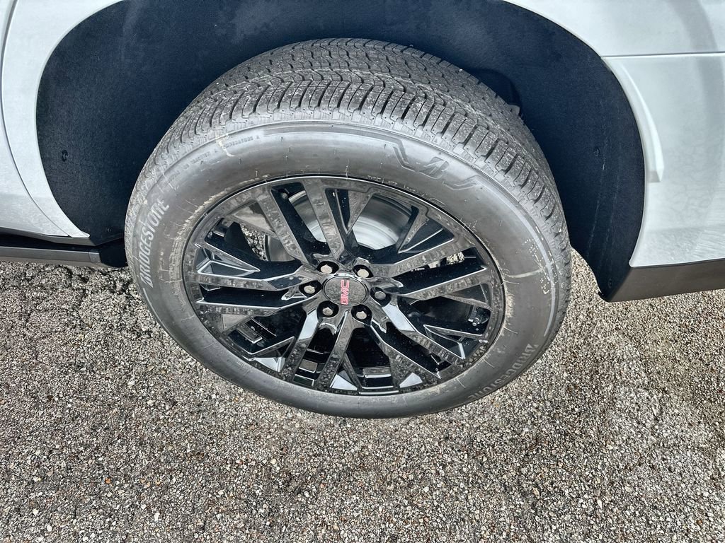 New 2026 GMC Yukon Denali w/ Sun & Power Step Package image 12