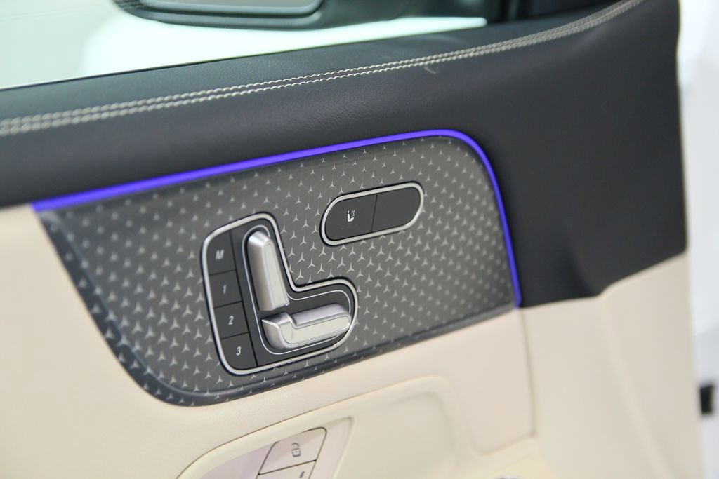 Certified 2025 Mercedes-Benz GLB 250 4MATIC image 19