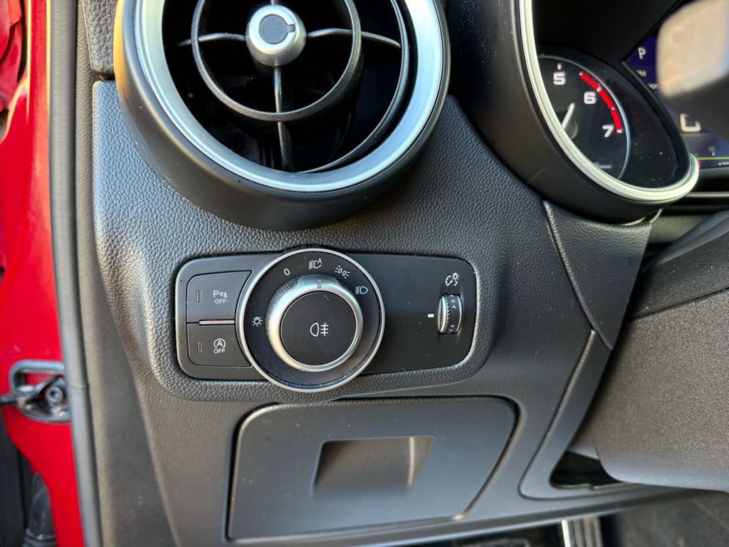 Used 2018 Alfa Romeo Stelvio Ti Sport image 27