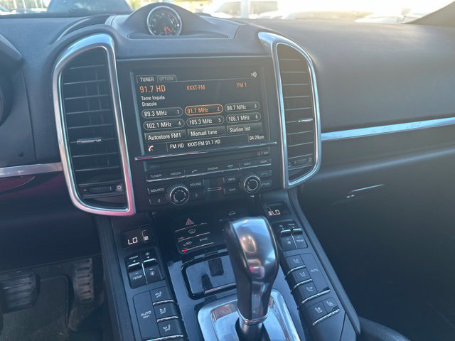 Used 2016 Porsche Cayenne AWD/4WD image 10