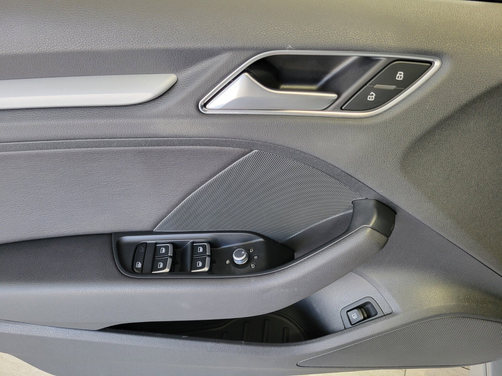 Used 2016 Audi A3 e-tron Premium w/ 17" Wheel Package image 20