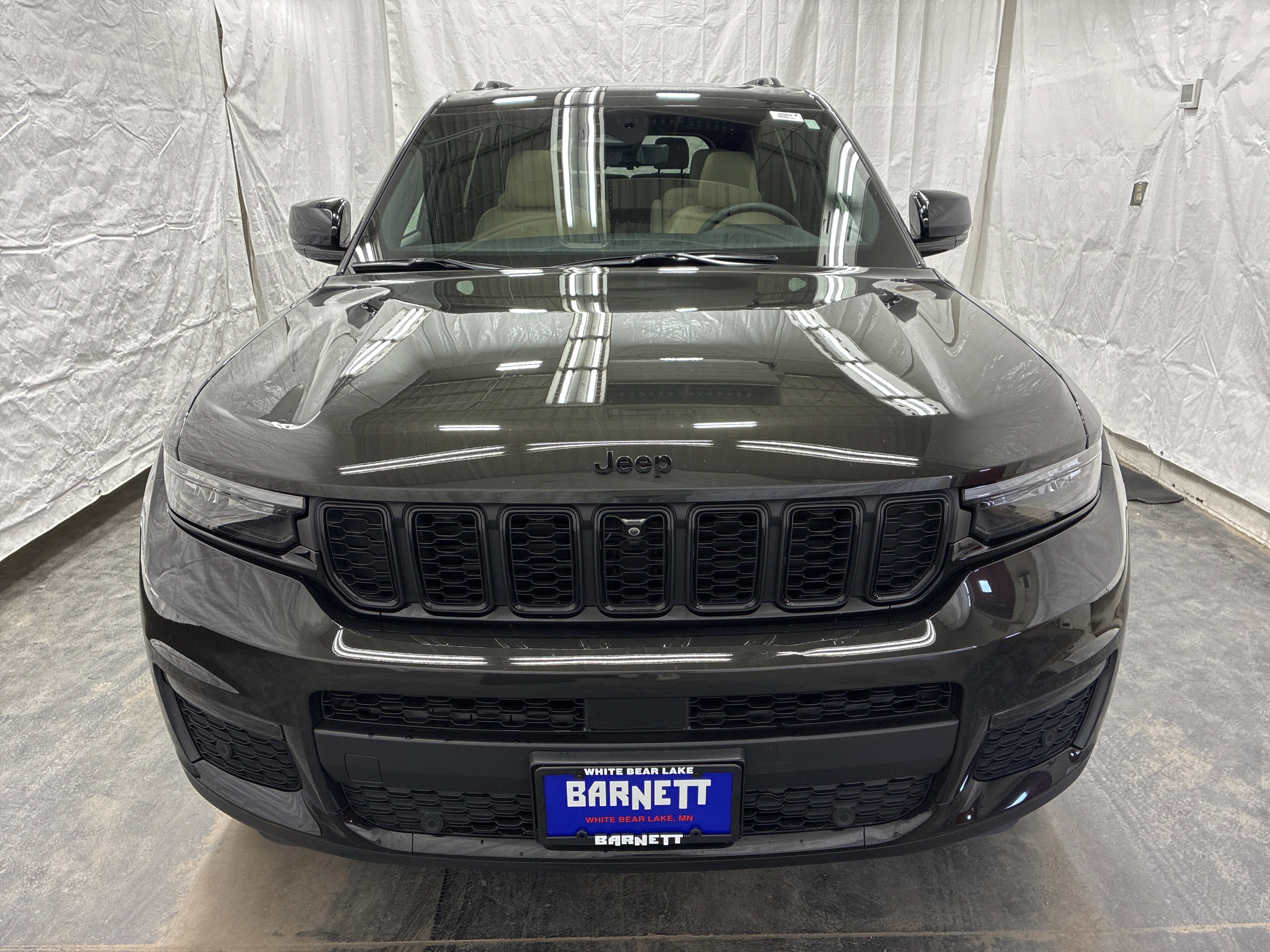 Certified 2024 Jeep Grand Cherokee L Limited w/ Luxury Tech Group II AWD/4WD image 7
