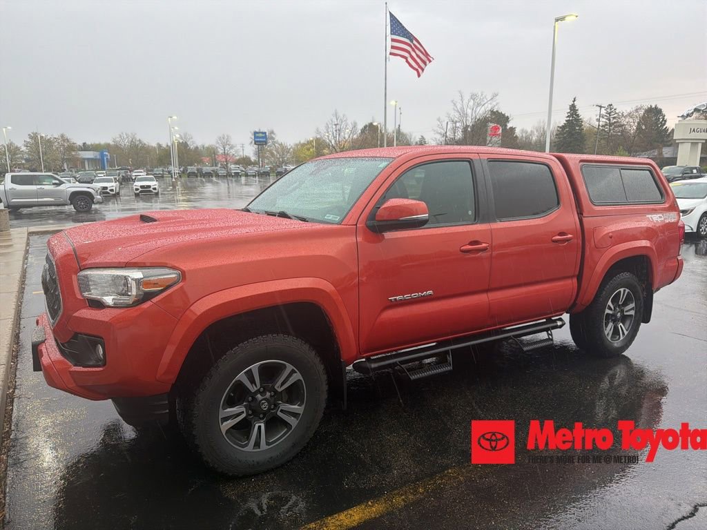 Used 2018 Toyota Tacoma TRD Sport AWD/4WD image 1