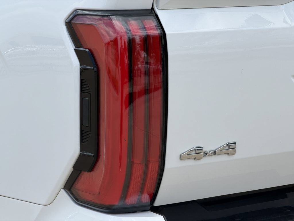 Used 2024 Toyota Tundra Limited AWD/4WD image 12