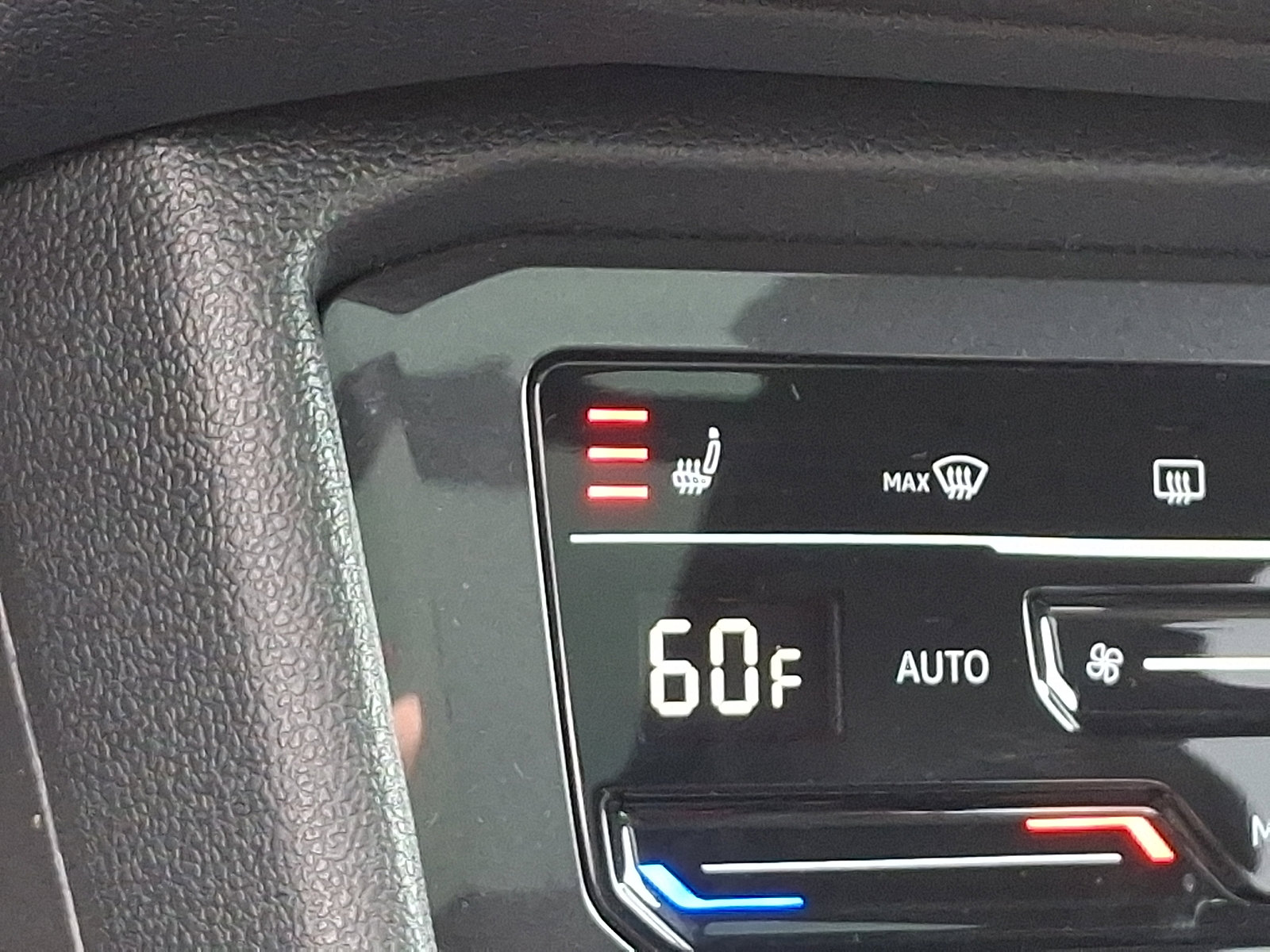 Certified 2024 Volkswagen Tiguan SE R-Line AWD/4WD image 25