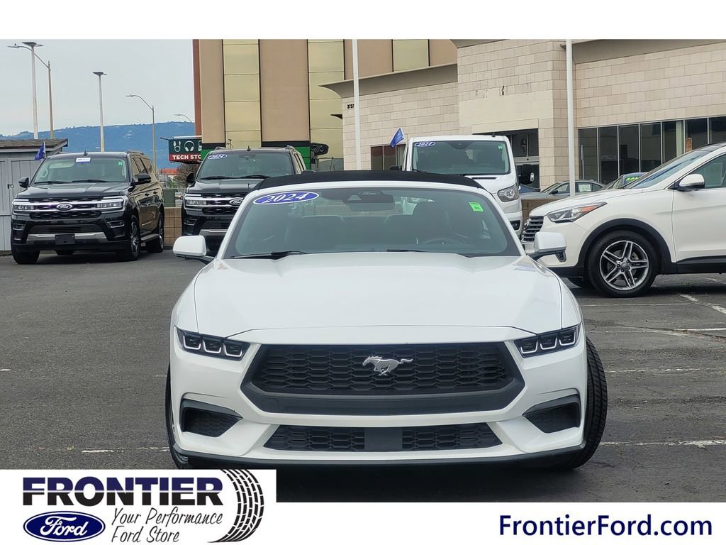 Used 2024 Ford Mustang Premium image 3