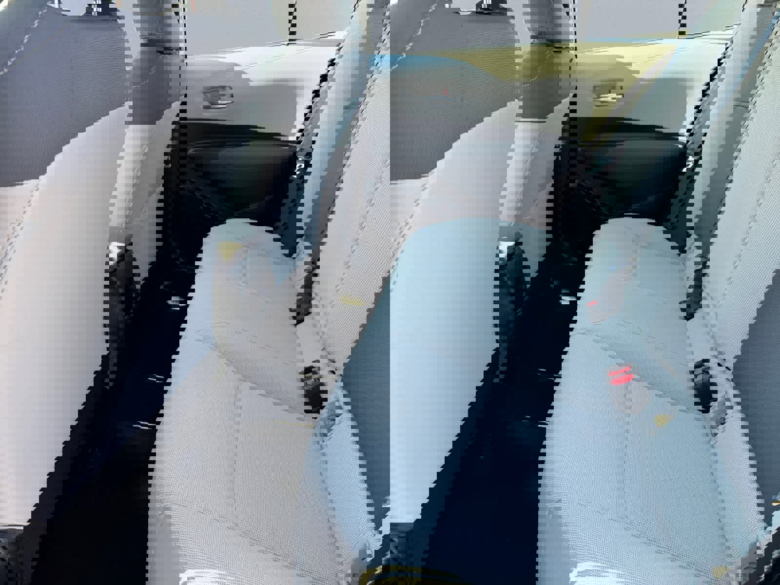 Used 2021 Toyota Corolla LE w/ Carpet Mat Package (TMS) image 18