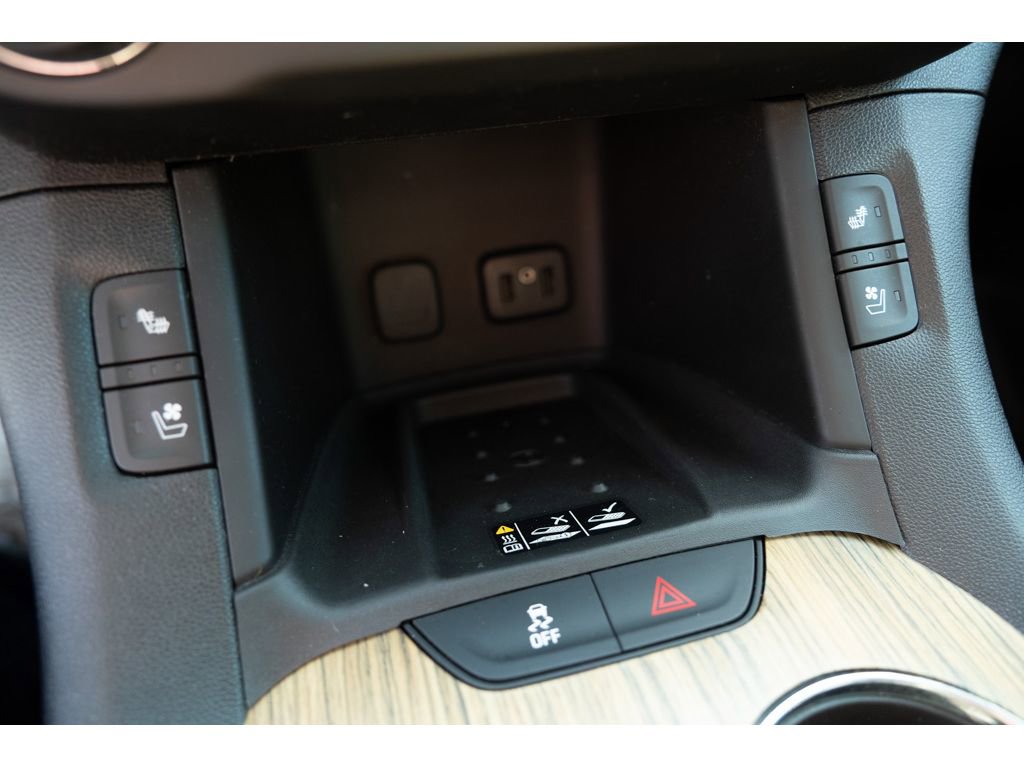 Used 2018 GMC Acadia Denali w/ Technology Package image 29