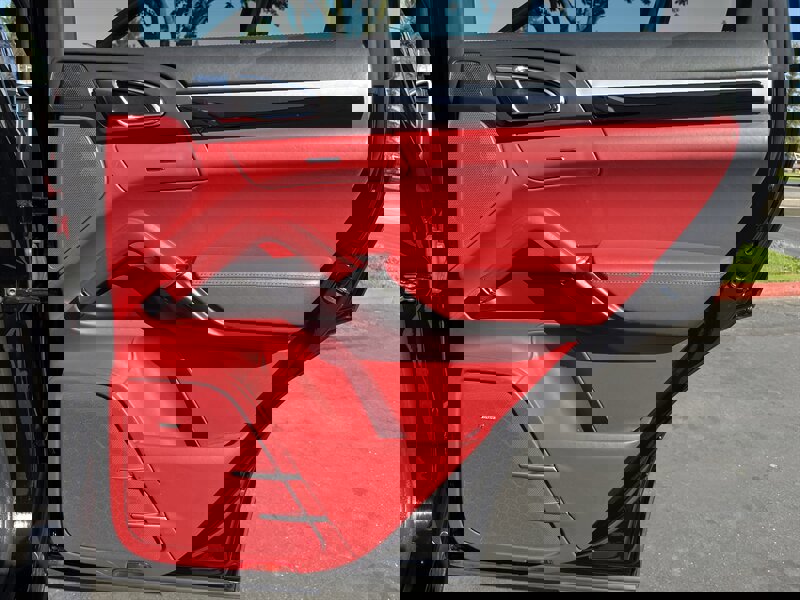 Used 2017 Porsche Cayenne S image 43