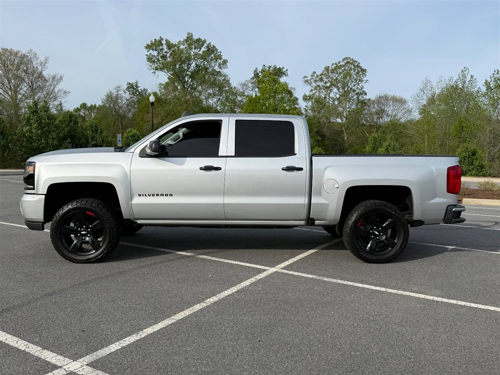 Used 2018 Chevrolet Silverado 1500 LTZ Z71 w/ Redline Edition AWD/4WD image 2