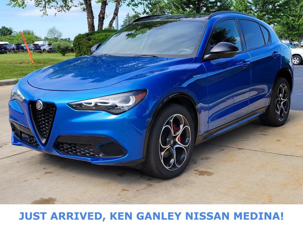 Used 2024 Alfa Romeo Stelvio Veloce AWD/4WD image 7