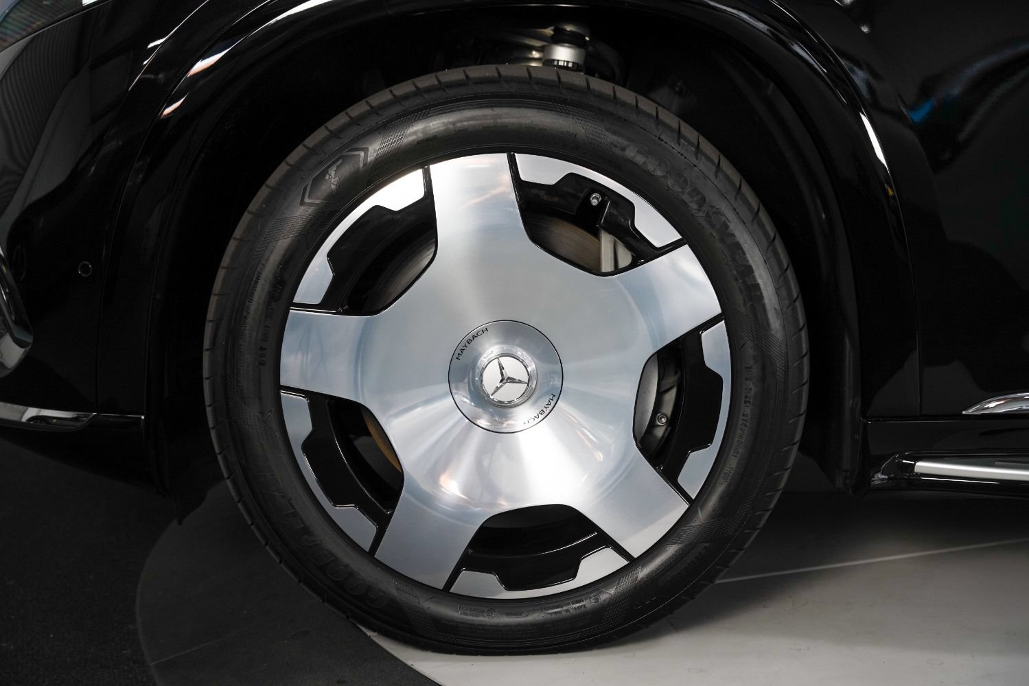 Used 2025 Mercedes-Benz Maybach EQS 680 4MATIC image 17