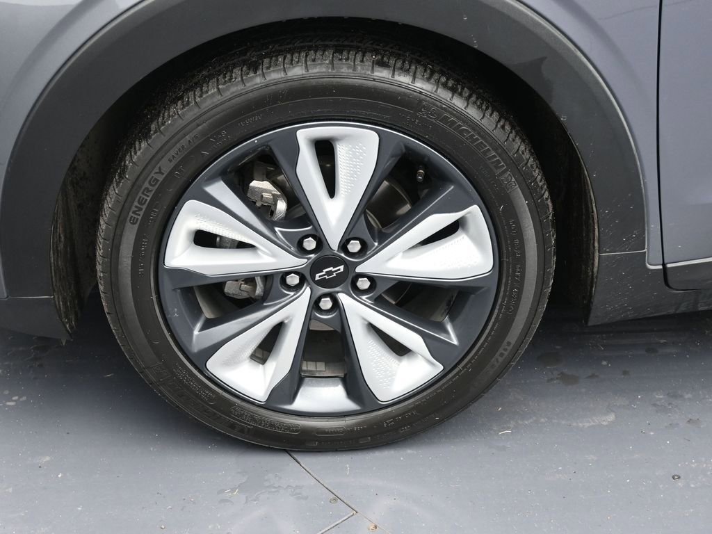 Used 2022 Chevrolet Bolt EUV LT w/ Convenience Package image 19