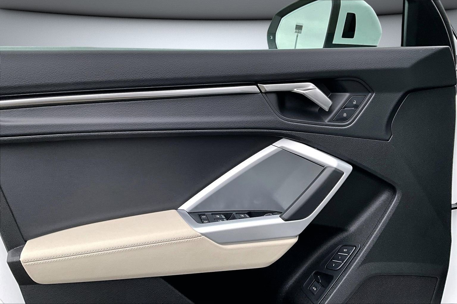 Used 2024 Audi Q3 2.0T Premium image 18