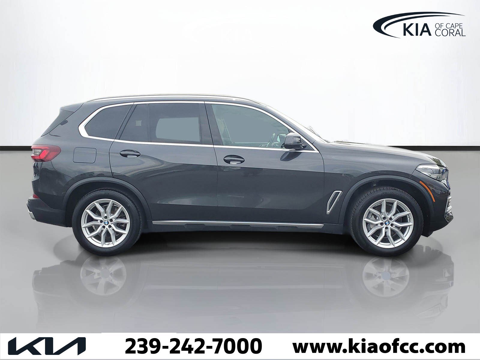 Used 2021 BMW X5 xDrive40i w/ Convenience Package AWD/4WD image 3
