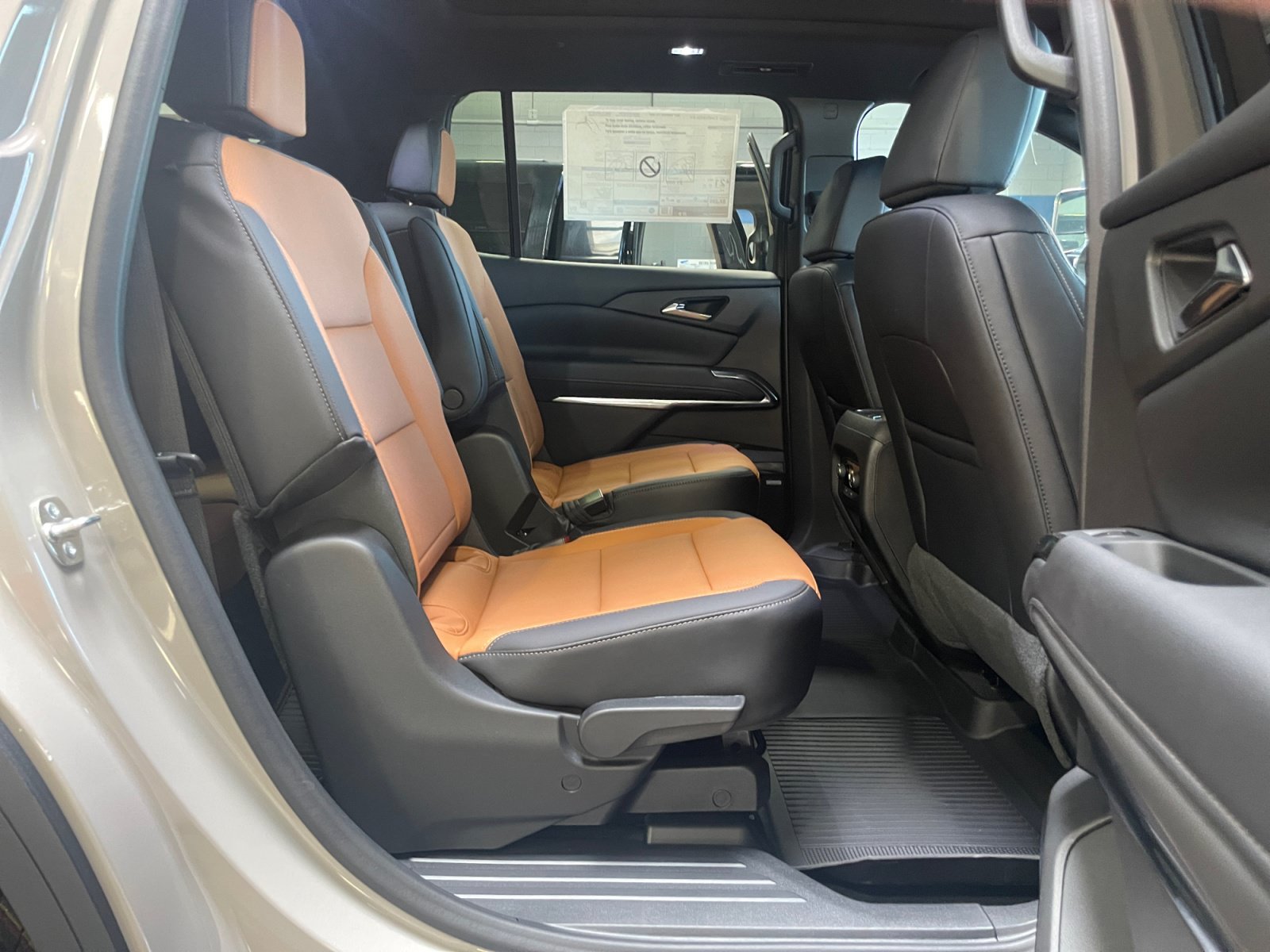 New 2027 Chevrolet Traverse Z71 w/ Enhanced Driving Package AWD/4WD image 24