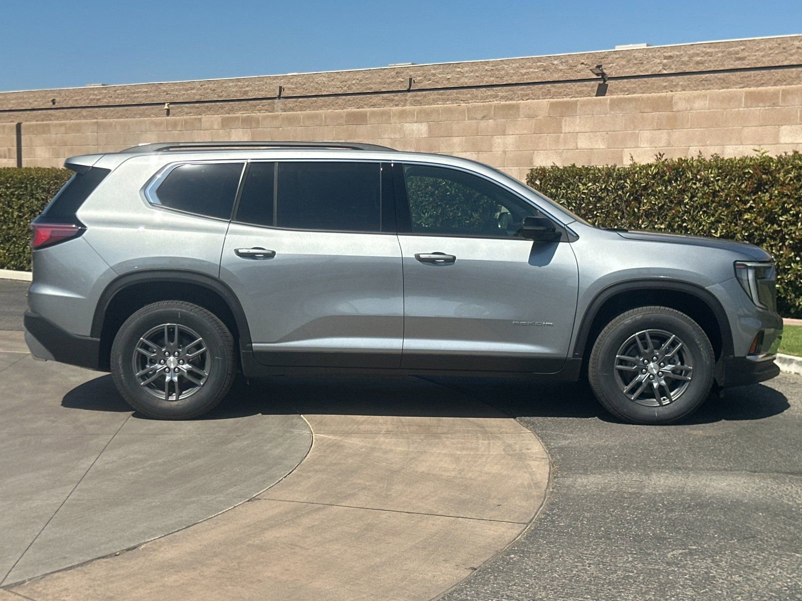 New 2026 GMC Acadia Elevation FWD video 3