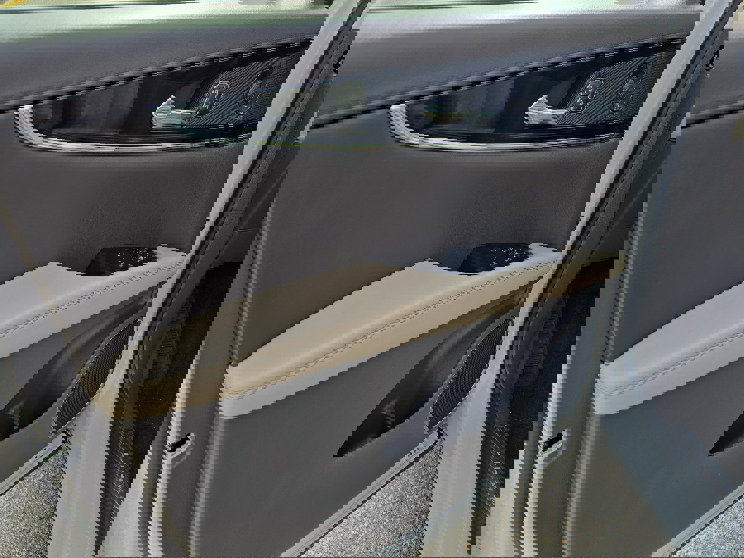 Used 2022 Lincoln Nautilus Reserve image 16