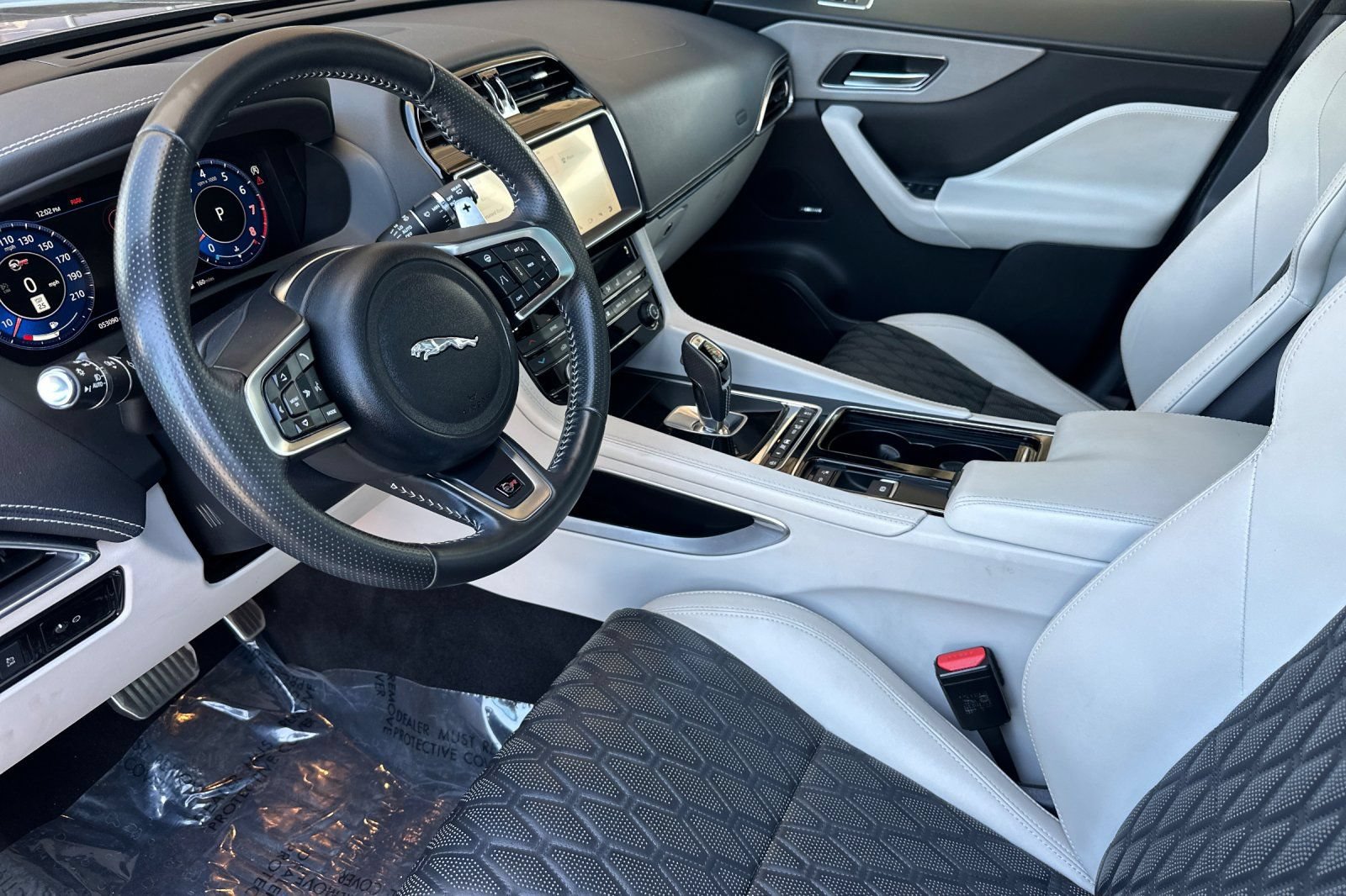 Used 2020 Jaguar F-PACE SVR AWD/4WD image 10