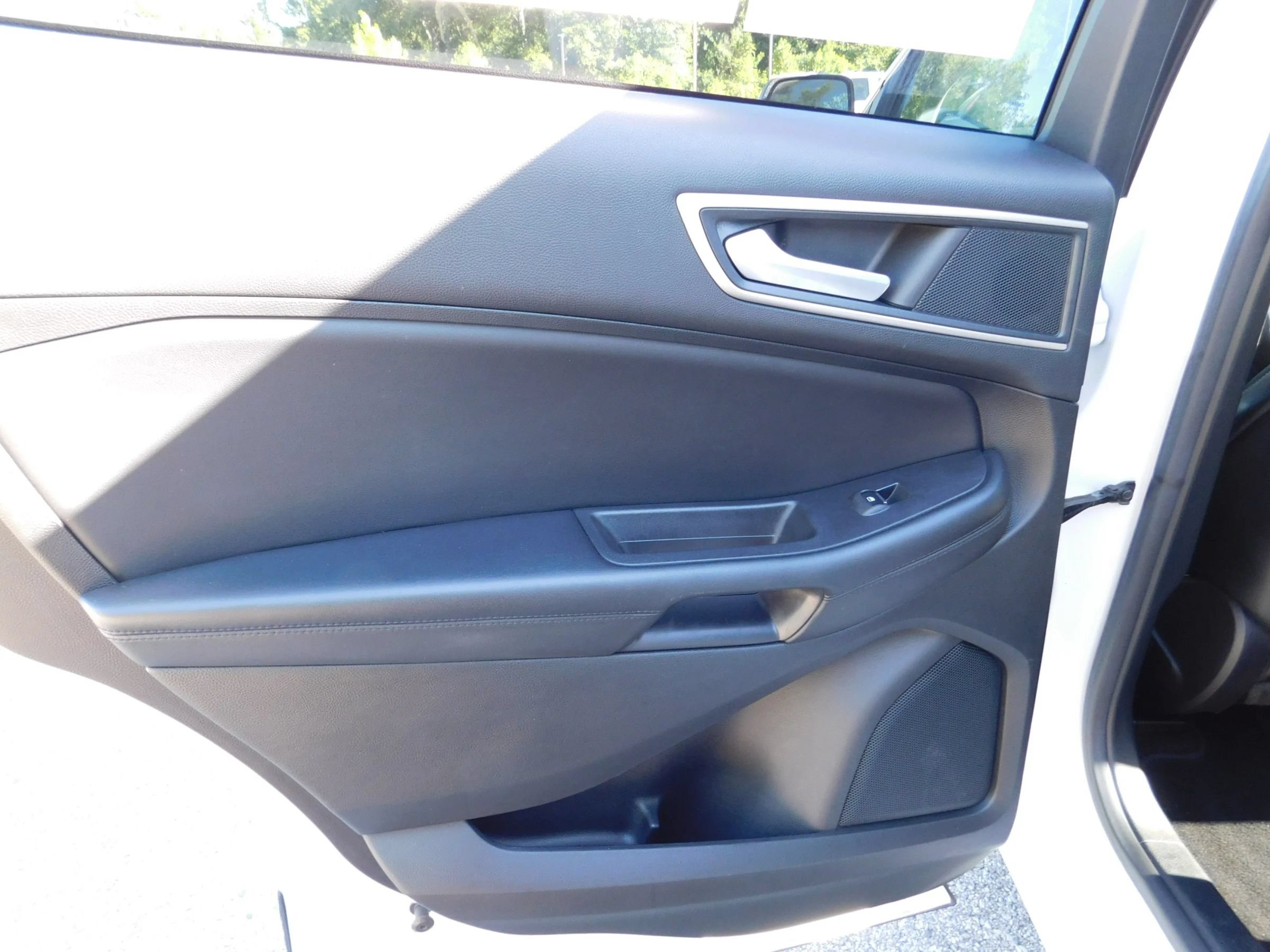 Used 2023 Ford Edge SEL AWD/4WD image 13