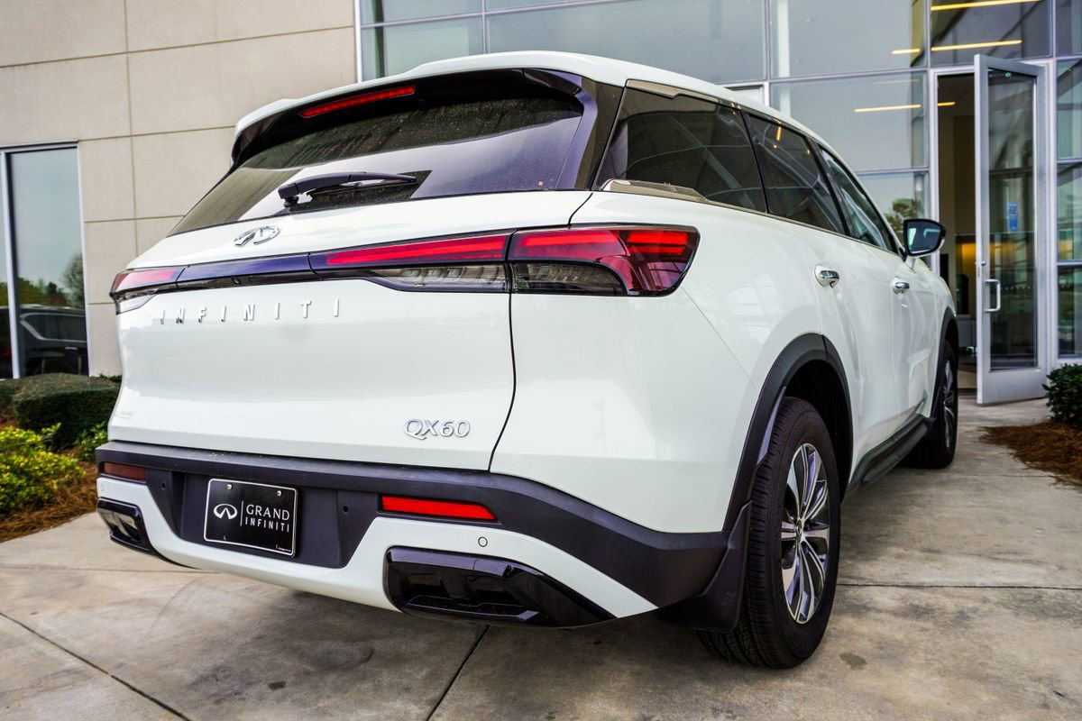 Used 2023 INFINITI QX60 Pure image 10