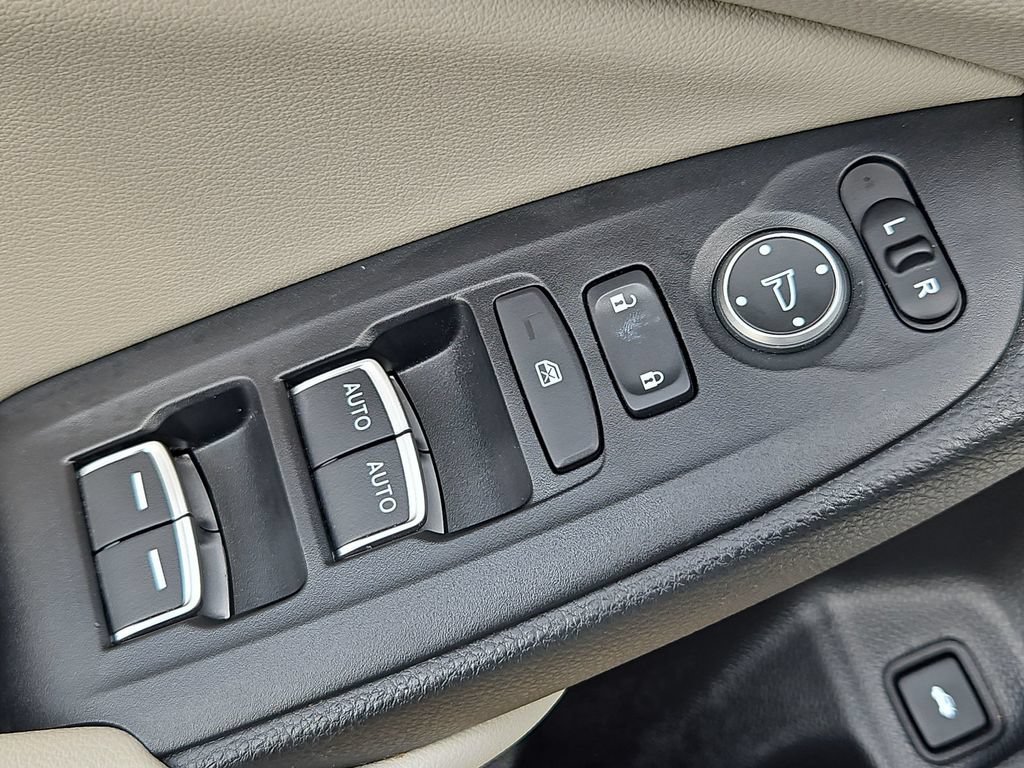 Used 2022 Honda Accord Touring image 12