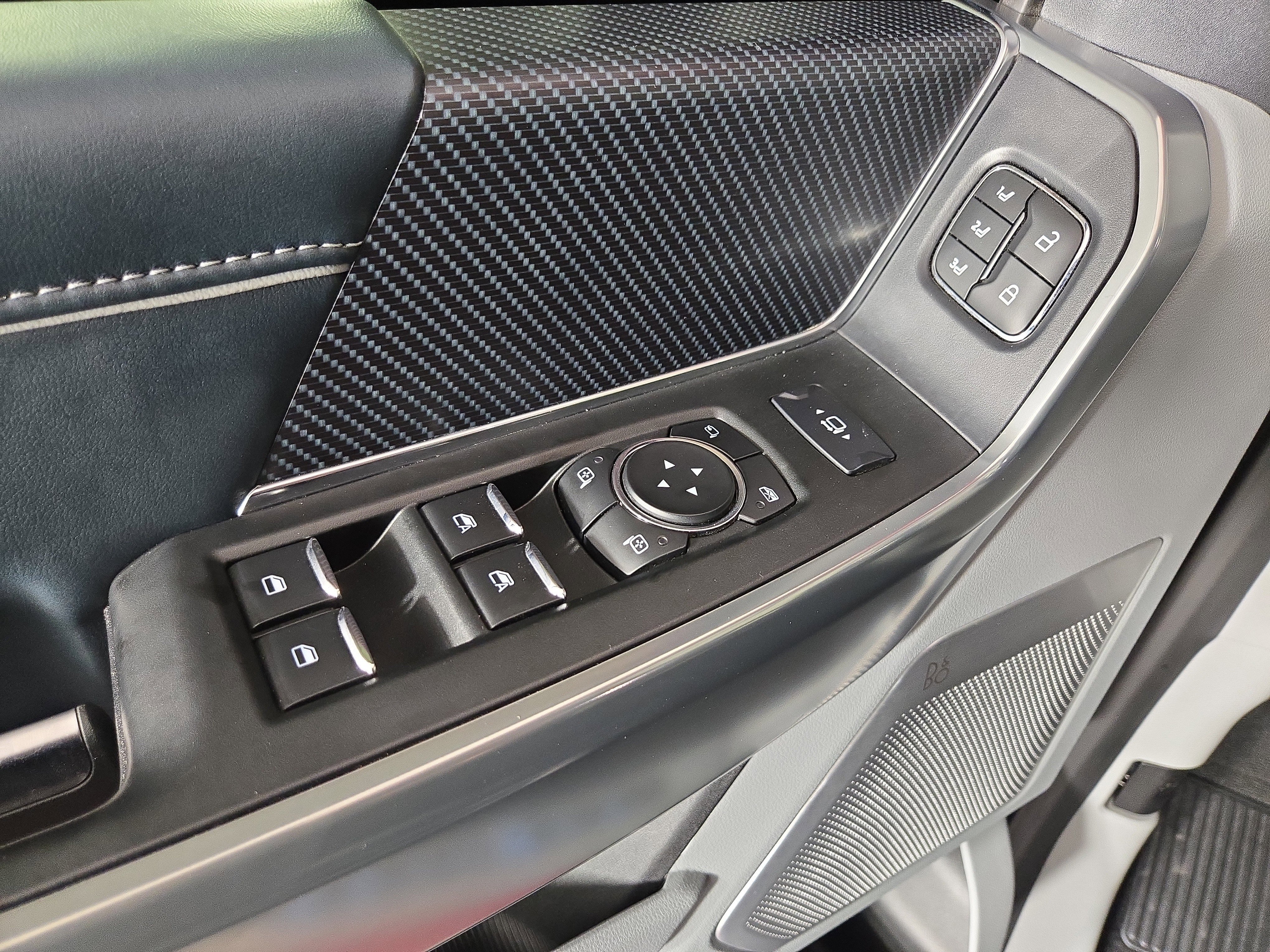 Used 2024 Ford F350 Limited w/ FX4 Off-Road Package image 33