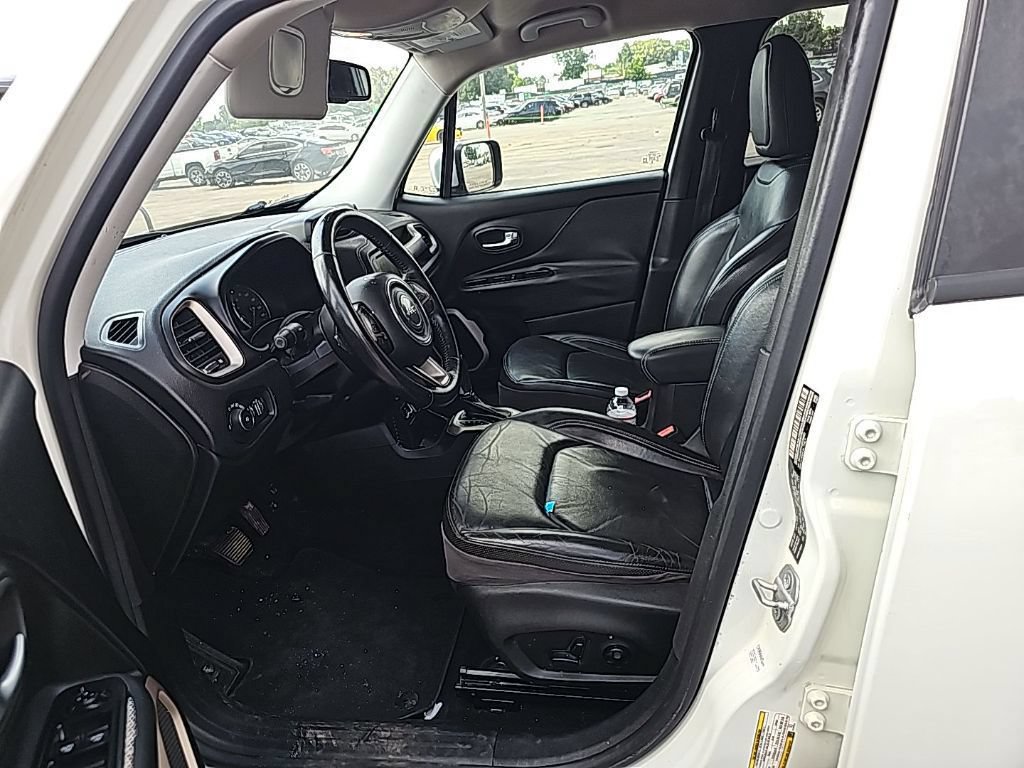 Used 2016 Jeep Renegade Limited FWD image 11