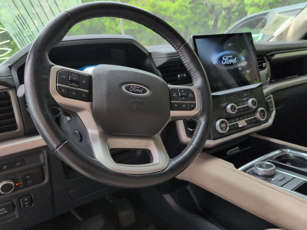 Used 2022 Ford Expedition Max XLT RWD image 9