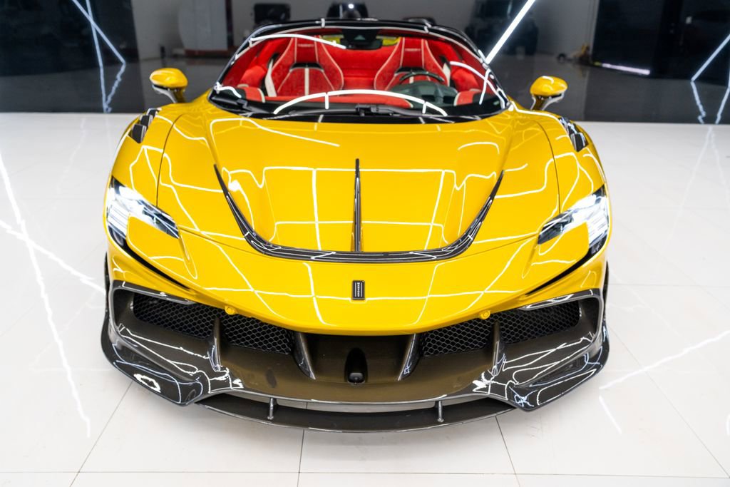 Used 2022 Ferrari SF90 Spider image 7