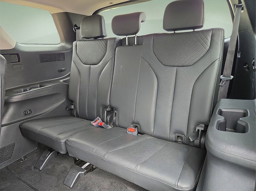 Used 2025 Hyundai Palisade SEL FWD image 14