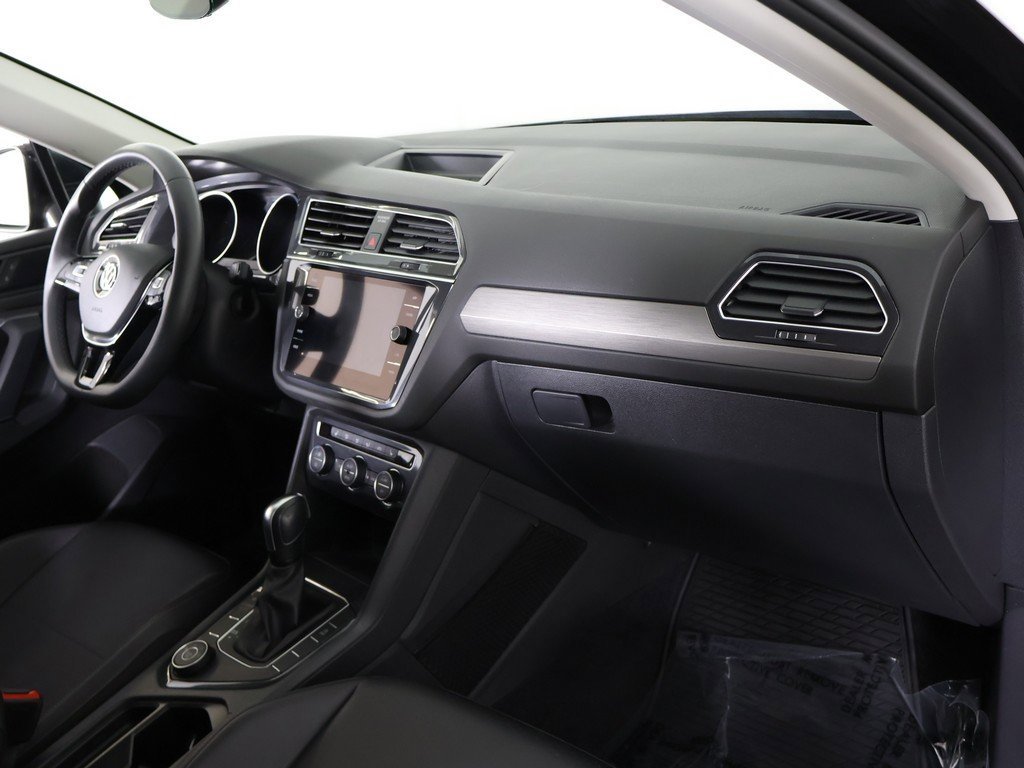 Used 2020 Volkswagen Tiguan SE image 26