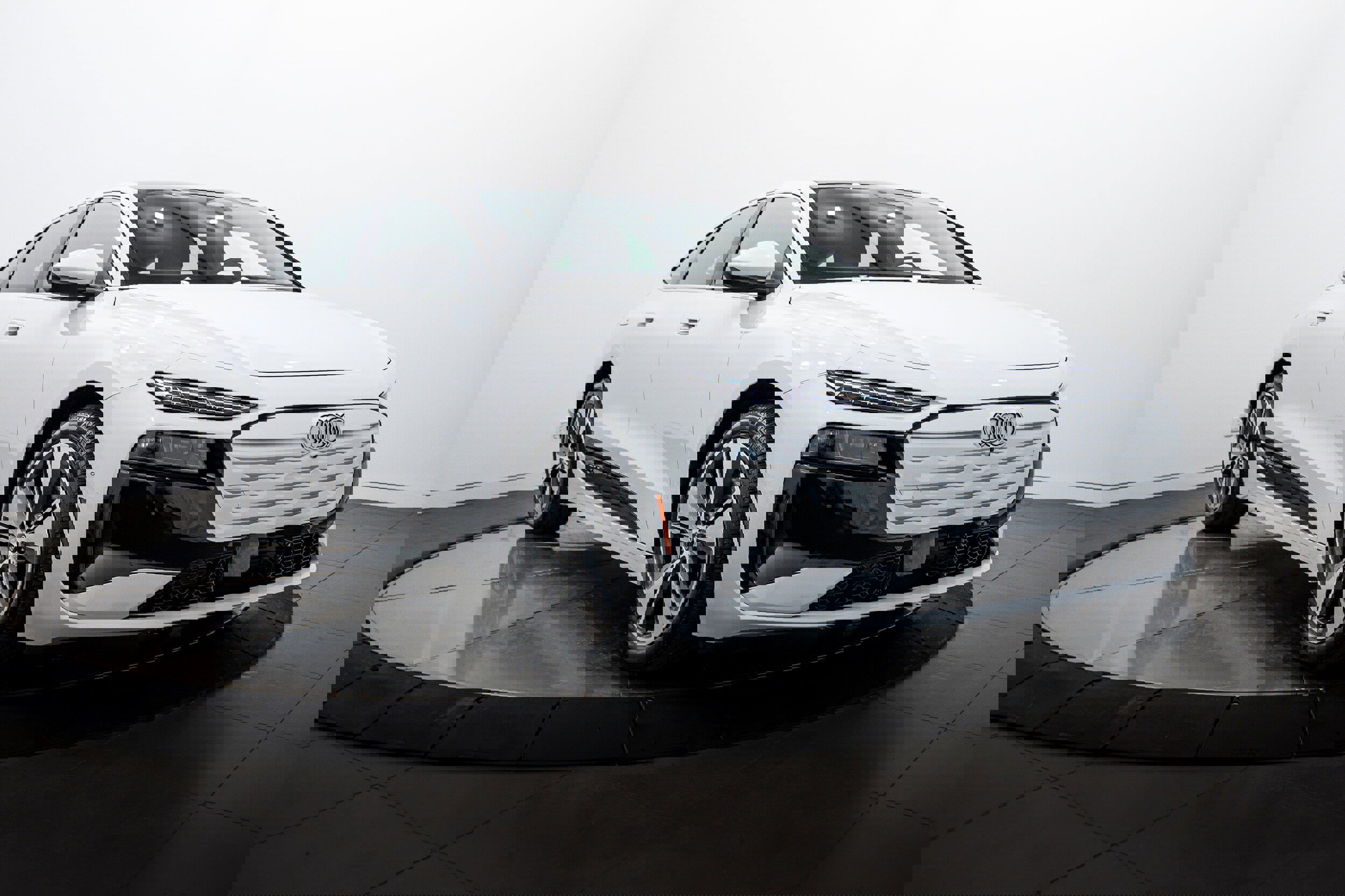 Certified 2025 Audi A6 e-tron Premium Plus w/ Premium Plus AWD/4WD image 2