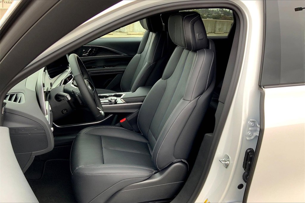 Used 2025 Cadillac Lyriq Sport image 12