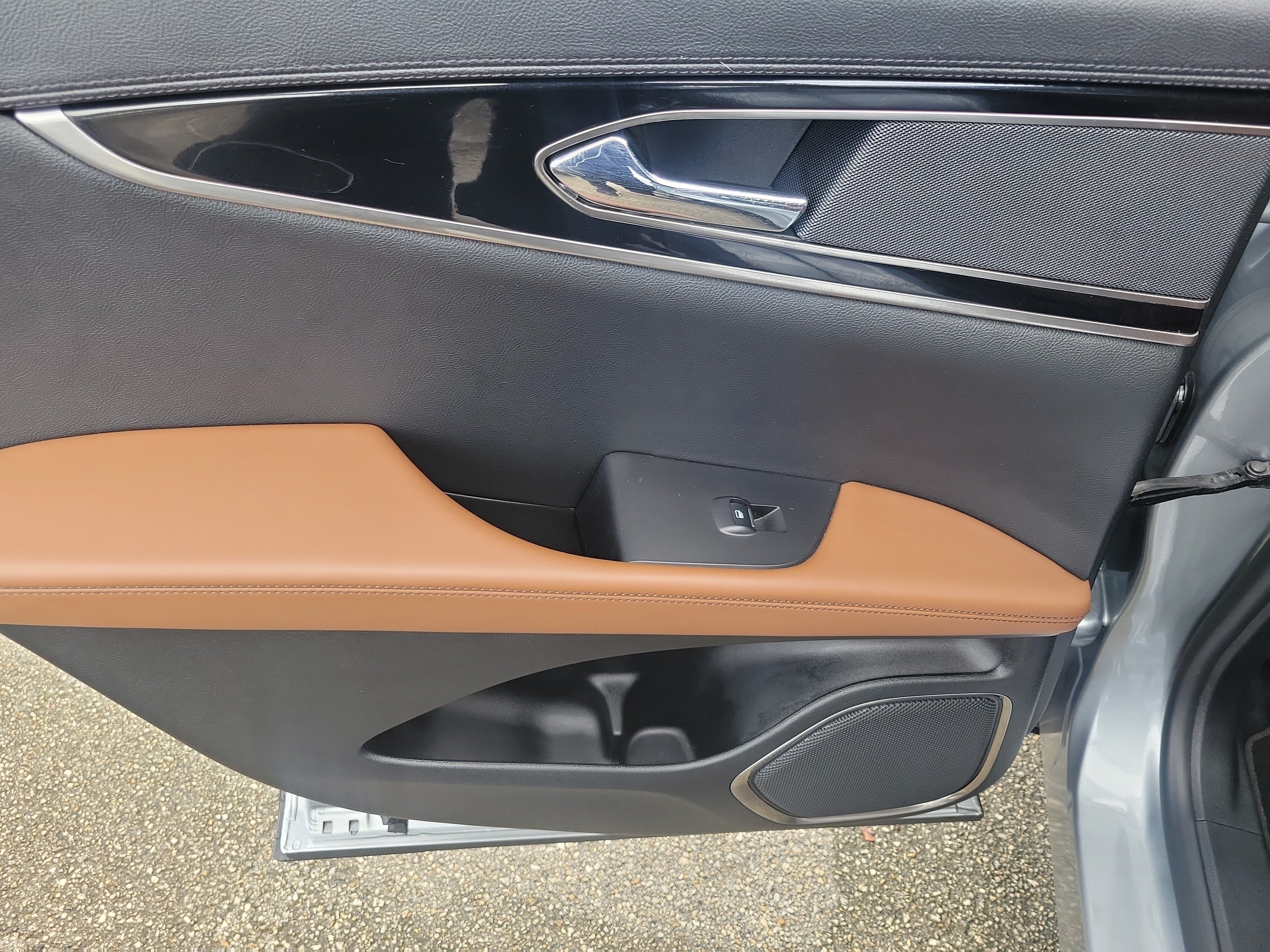 Certified 2023 Lincoln Nautilus Reserve AWD/4WD image 6