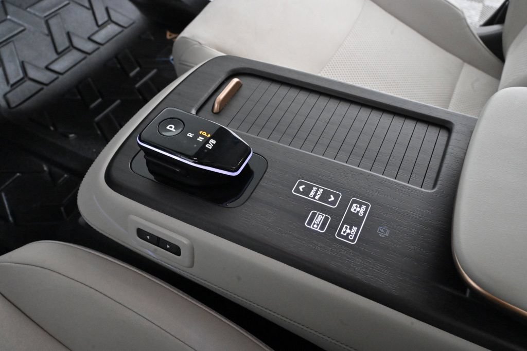 Certified 2023 Nissan Ariya FWD image 19
