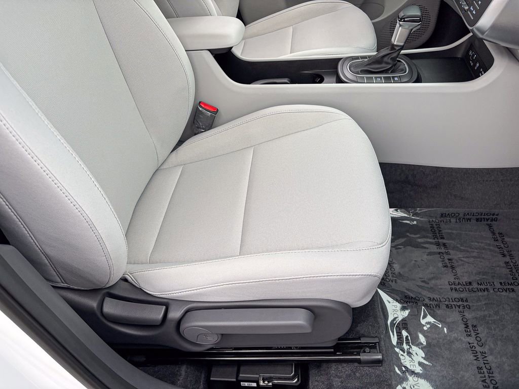 Used 2025 Hyundai Kona SEL image 30