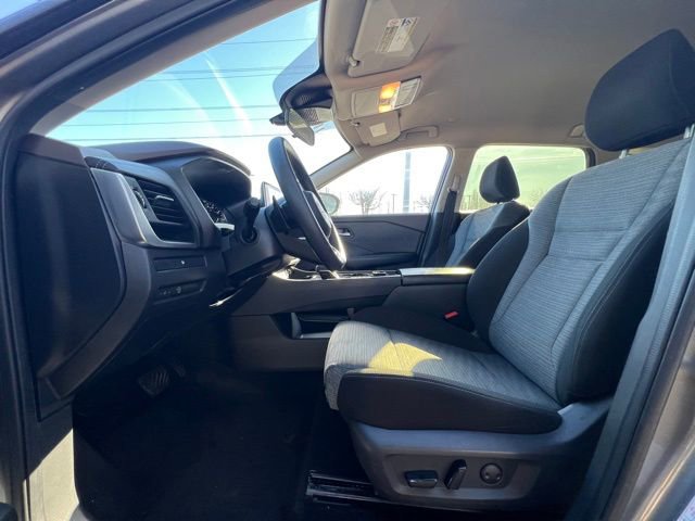 Used 2023 Nissan Rogue SV image 17